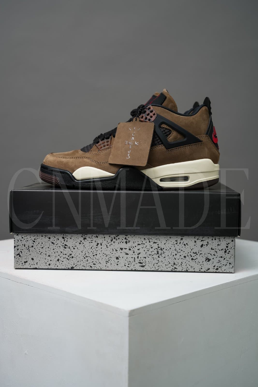AIR JORDAN 4s